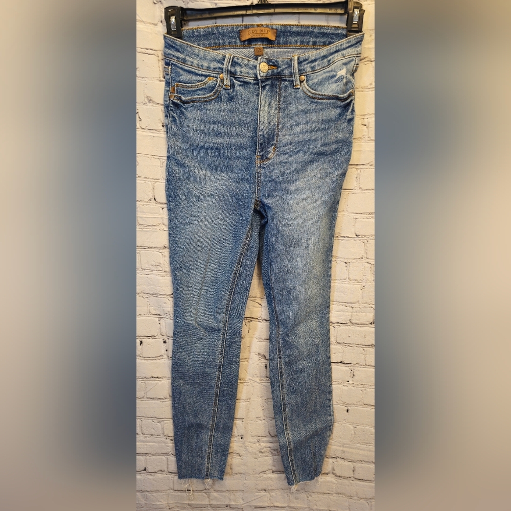 Judy Blue Classic Denim Cropped Jeans
